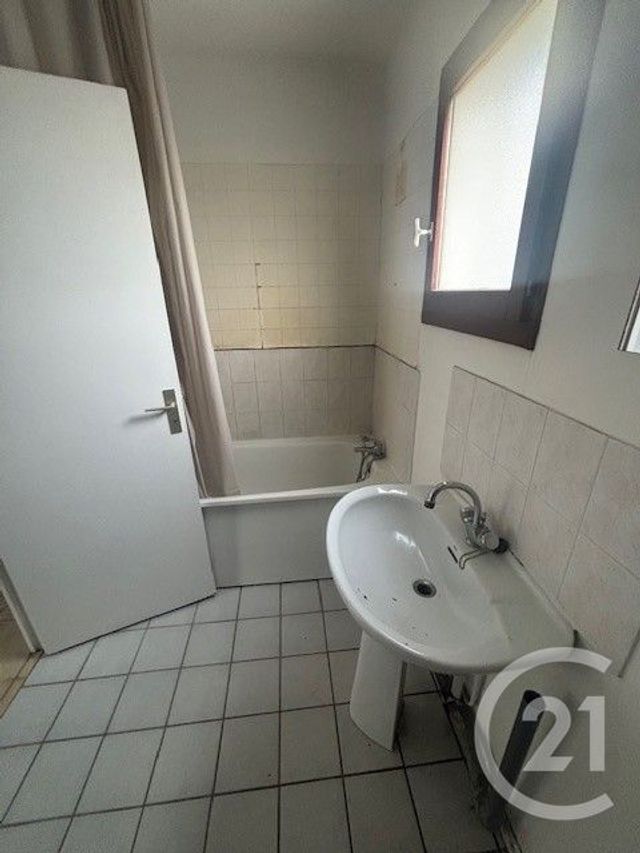 Appartement F2 à vendre - 2 pièces - 42.9 m2 - MOUSSY LE VIEUX - 77 - ILE-DE-FRANCE - Century 21 Saint Pathus Immobilier